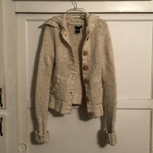 Wooden Button Chunky Sweater 